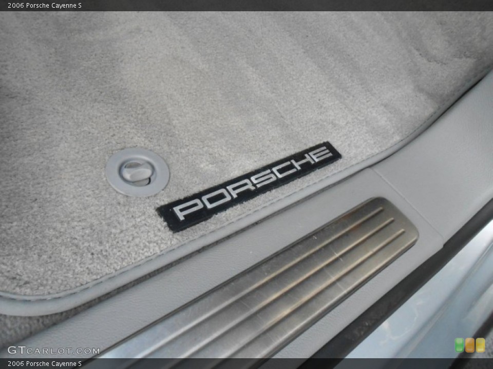 2006 Porsche Cayenne Badges and Logos