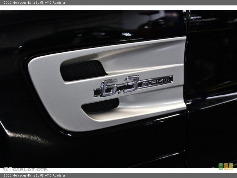 2011 Mercedes-Benz SL Badges and Logos