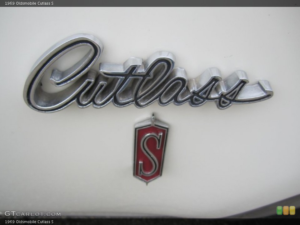 1969 Oldsmobile Cutlass Custom Badge and Logo Photo #80391342