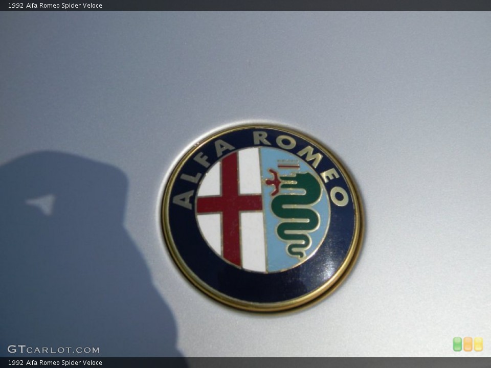 1992 Alfa Romeo Spider Badges and Logos