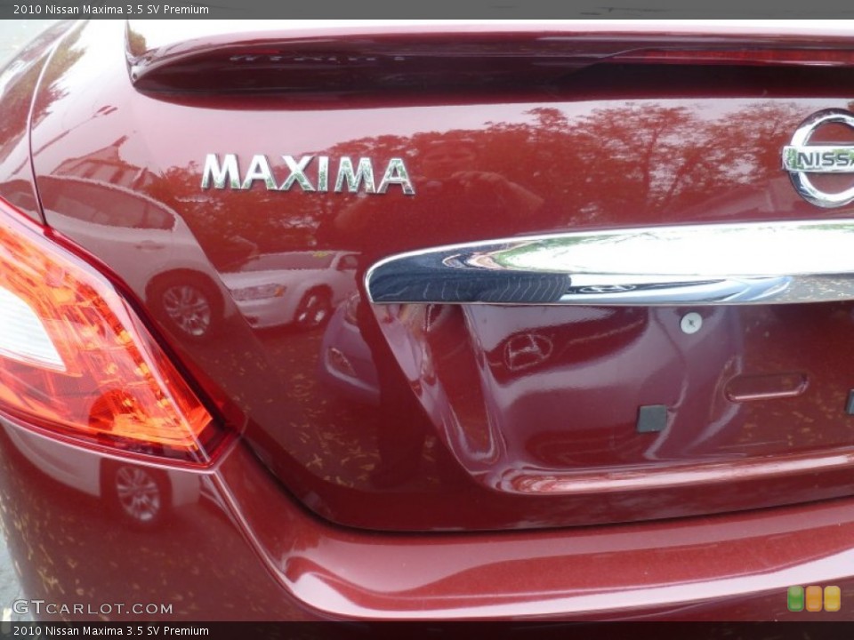 2010 Nissan Maxima Badges and Logos