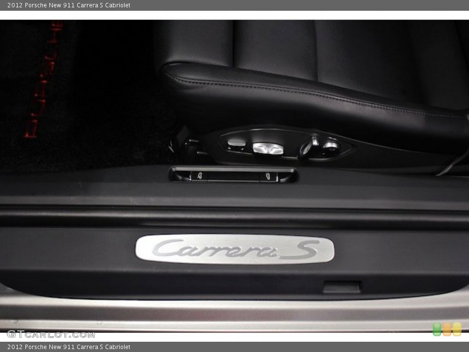 2012 Porsche New 911 Badges and Logos