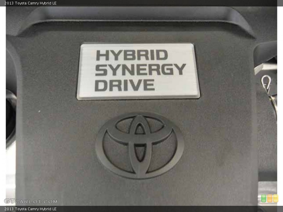 2013 Toyota Camry Badges and Logos