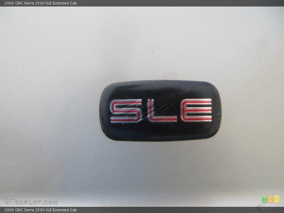 2000 GMC Sierra 1500 Custom Badge and Logo Photo #83647186