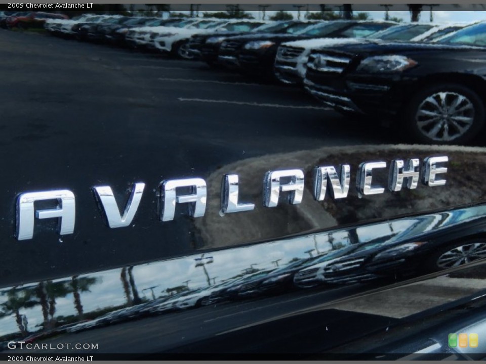 2009 Chevrolet Avalanche Custom Badge and Logo Photo #85008320