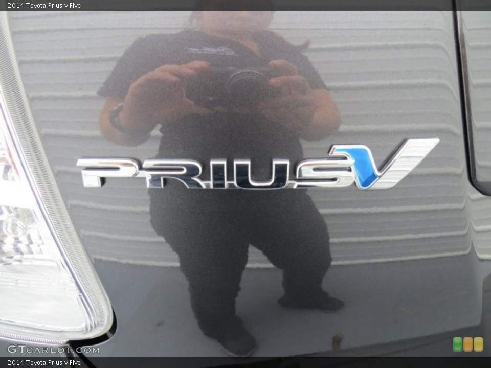 2014 Toyota Prius v Badges and Logos
