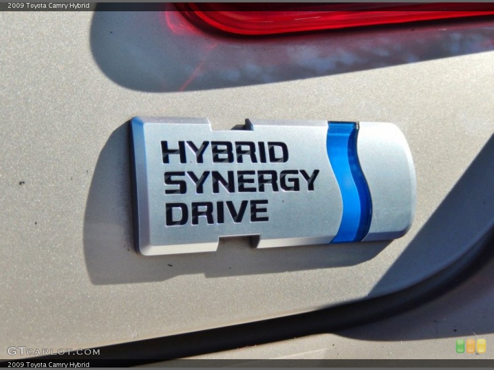 2009 Toyota Camry Badges and Logos