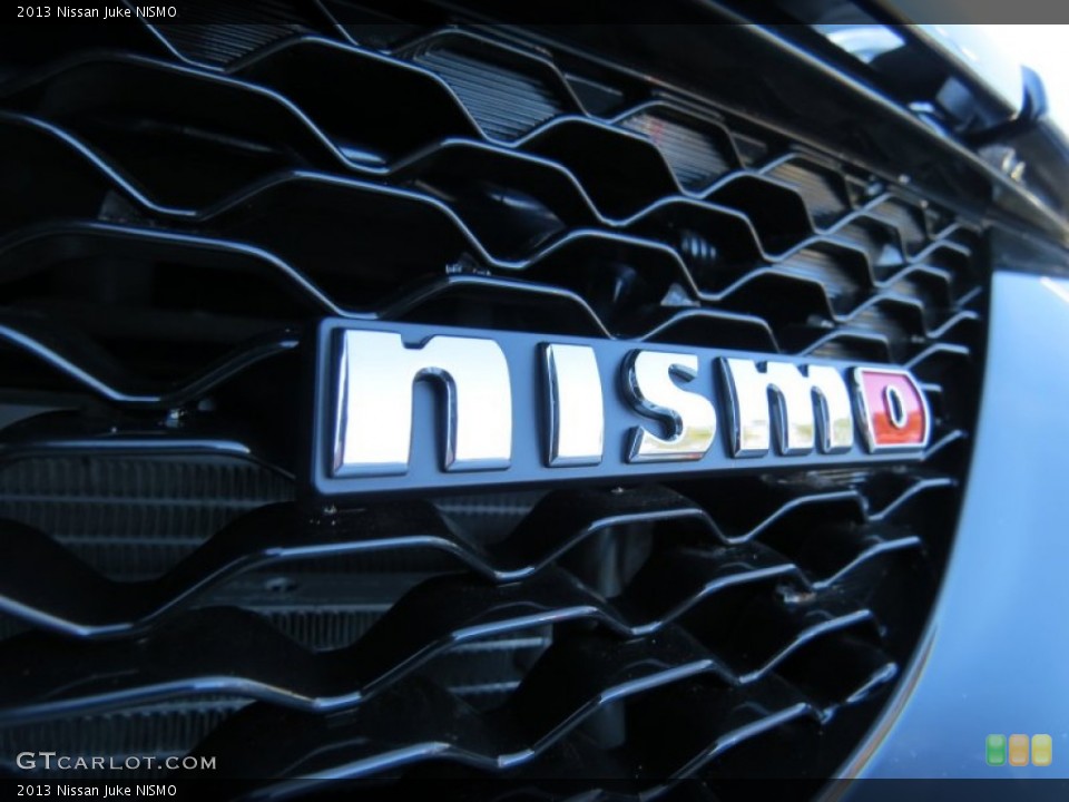2013 Nissan Juke Badges and Logos