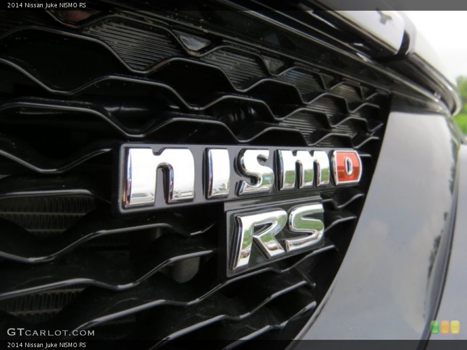 2014 Nissan Juke Badges and Logos