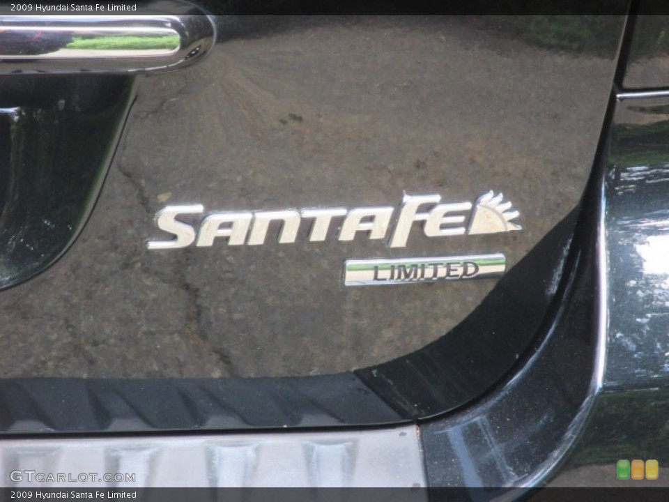 2009 Hyundai Santa Fe Badges and Logos