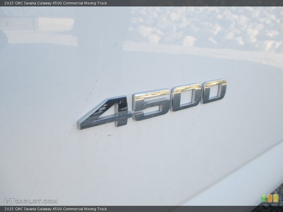 2015 GMC Savana Cutaway Badges and Logos