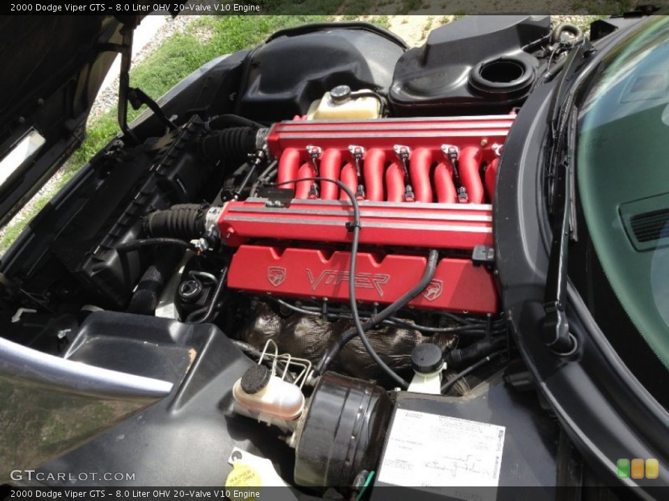 8.0 Liter OHV 20-Valve V10 Engine for the 2000 Dodge Viper #102967912