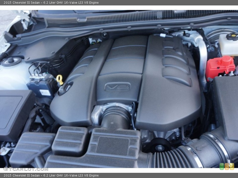 6.2 Liter OHV 16-Valve LS3 V8 2015 Chevrolet SS Engine