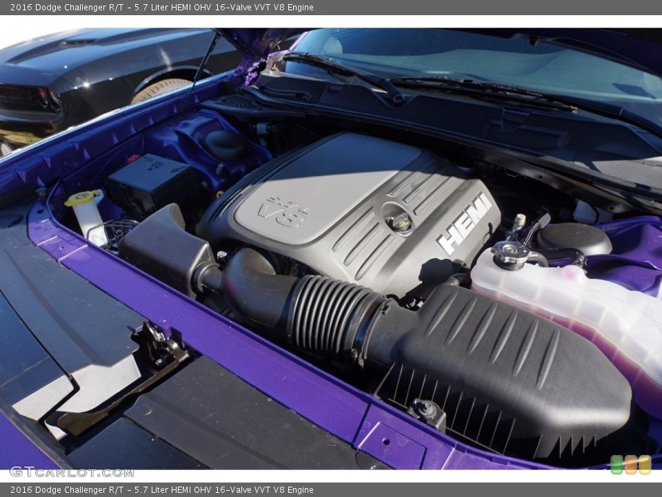 5.7 Liter HEMI OHV 16-Valve VVT V8 2016 Dodge Challenger Engine