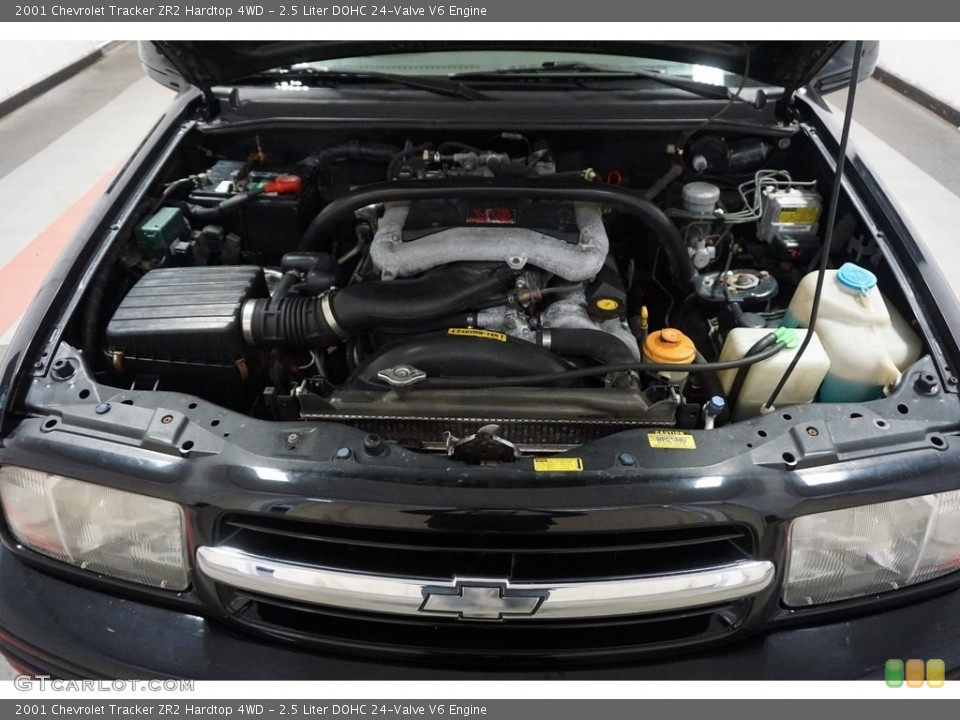 2.5 Liter DOHC 24-Valve V6 Engine for the 2001 Chevrolet Tracker #116242925