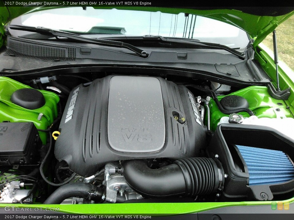 5.7 Liter HEMI OHV 16-Valve VVT MDS V8 2017 Dodge Charger Engine