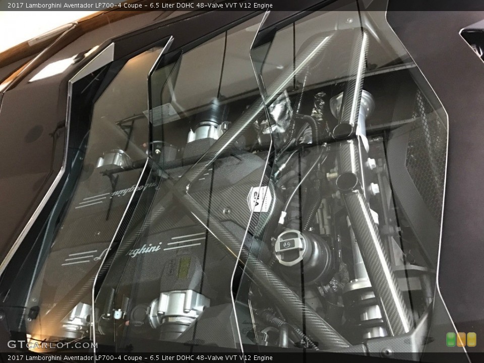 6.5 Liter DOHC 48-Valve VVT V12 2017 Lamborghini Aventador Engine