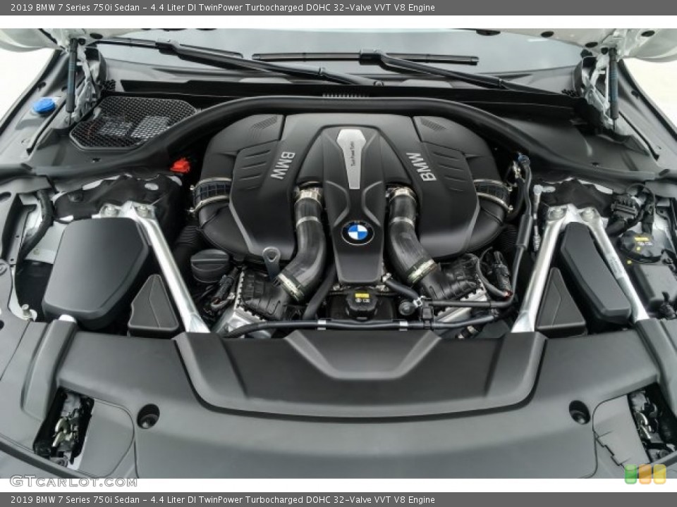 4.4 Liter DI TwinPower Turbocharged DOHC 32-Valve VVT V8 2019 BMW 7 Series Engine