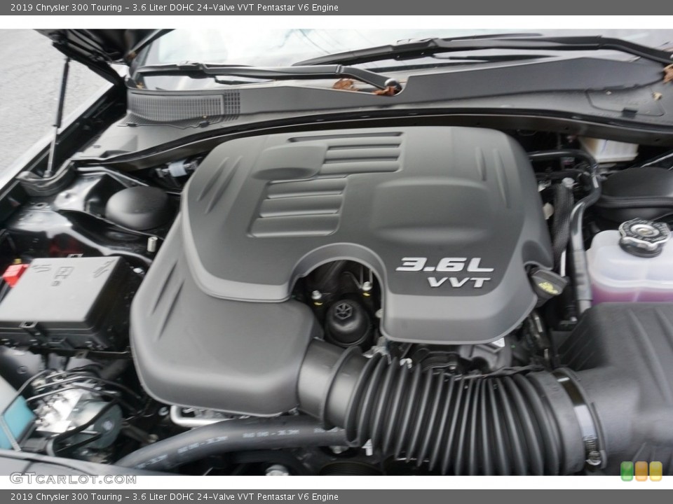 3.6 Liter DOHC 24-Valve VVT Pentastar V6 Engine for the 2019 Chrysler 300 #129950398