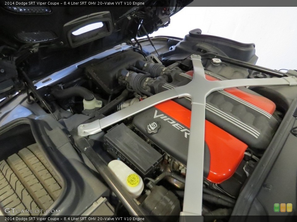 8.4 Liter SRT OHV 20-Valve VVT V10 2014 Dodge SRT Viper Engine
