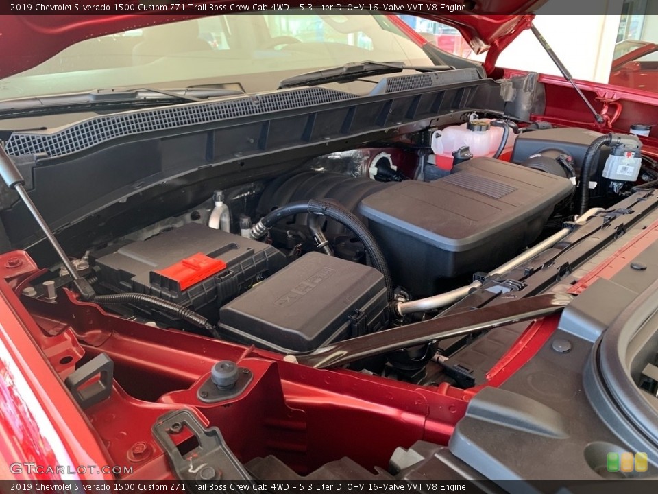 5.3 Liter DI OHV 16-Valve VVT V8 2019 Chevrolet Silverado 1500 Engine