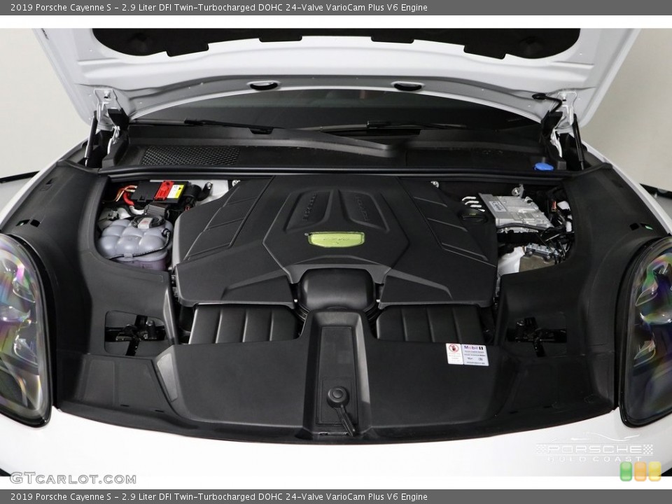 2.9 Liter DFI Twin-Turbocharged DOHC 24-Valve VarioCam Plus V6 2019 Porsche Cayenne Engine
