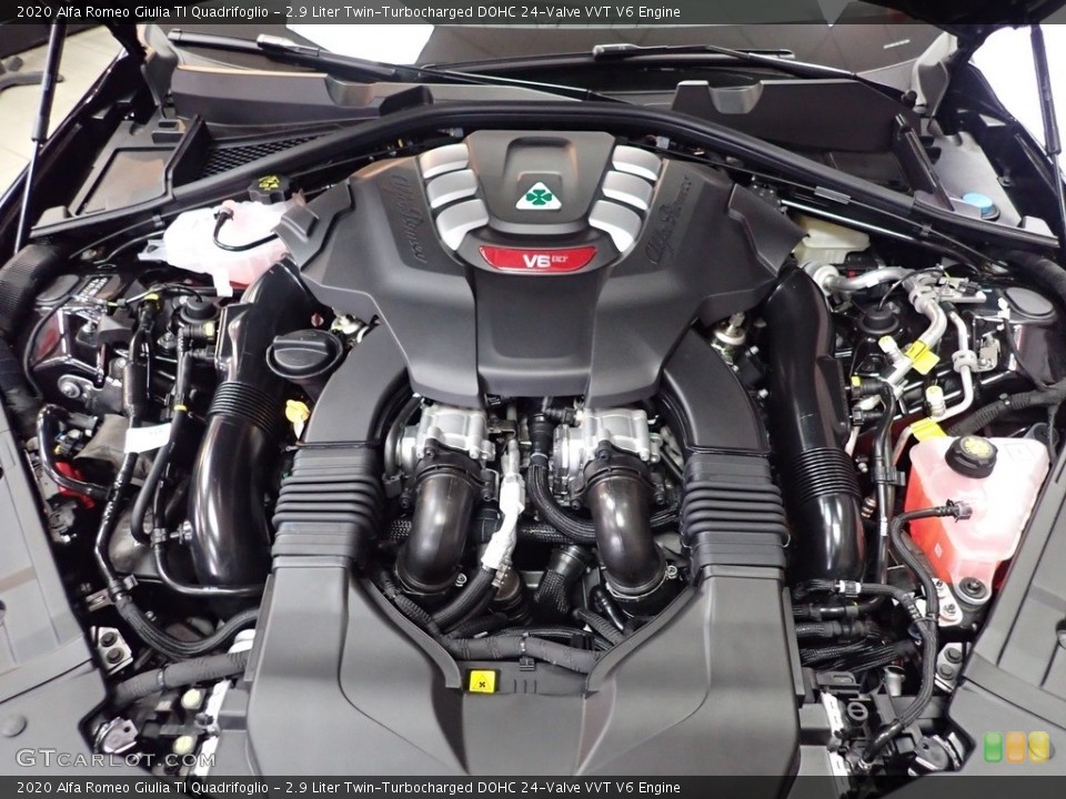 2.9 Liter Twin-Turbocharged DOHC 24-Valve VVT V6 2020 Alfa Romeo Giulia Engine