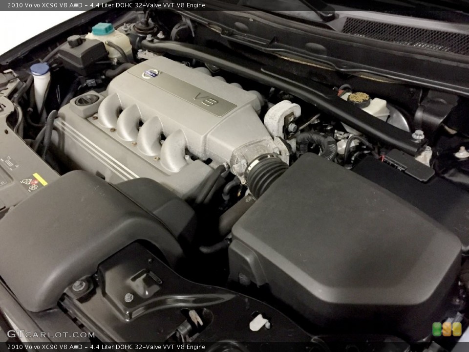 4.4 Liter DOHC 32-Valve VVT V8 2010 Volvo XC90 Engine