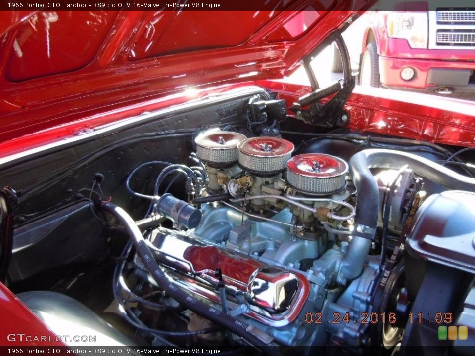 389 cid OHV 16-Valve Tri-Power V8 1966 Pontiac GTO Engine