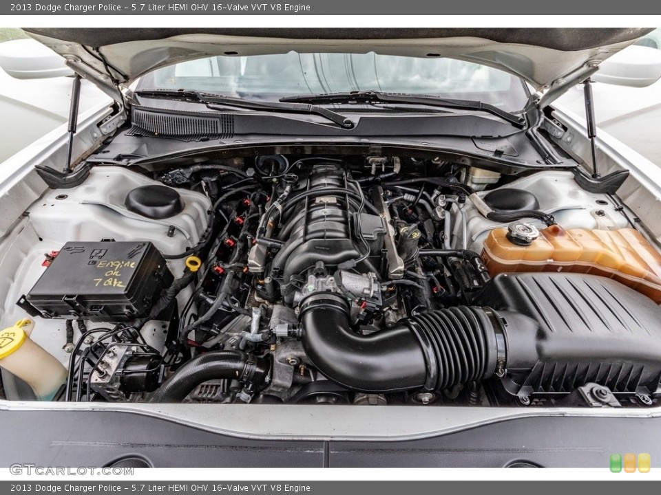 5.7 Liter HEMI OHV 16-Valve VVT V8 2013 Dodge Charger Engine