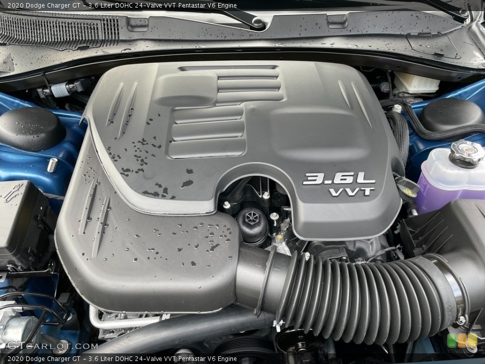 3.6 Liter DOHC 24-Valve VVT Pentastar V6 2020 Dodge Charger Engine