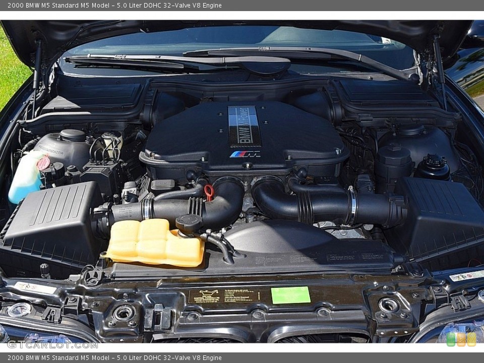 5.0 Liter DOHC 32-Valve V8 2000 BMW M5 Engine