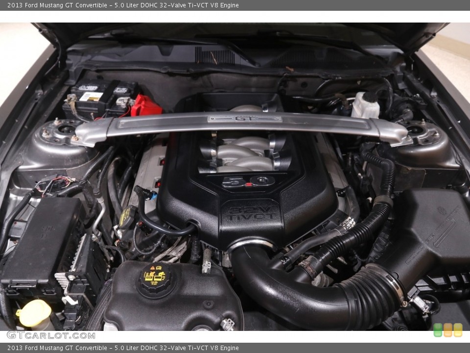 5.0 Liter DOHC 32-Valve Ti-VCT V8 2013 Ford Mustang Engine