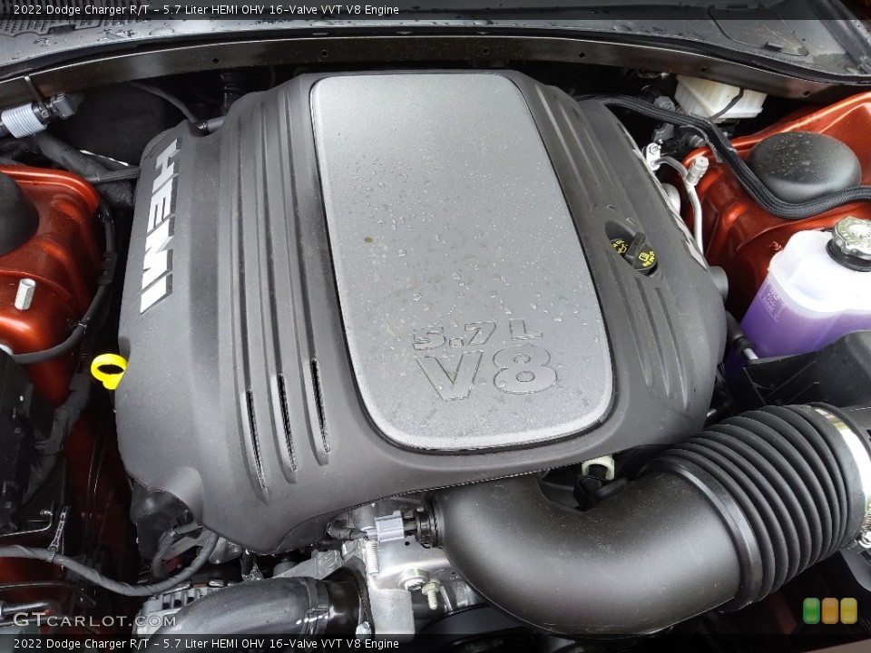 5.7 Liter HEMI OHV 16-Valve VVT V8 2022 Dodge Charger Engine