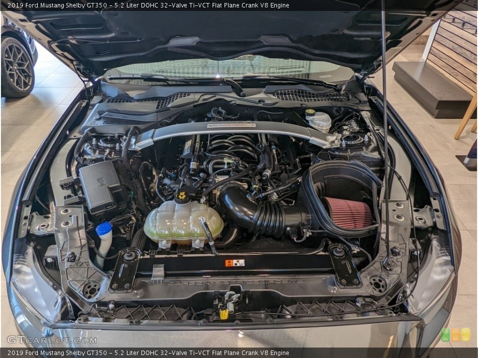 5.2 Liter DOHC 32-Valve Ti-VCT Flat Plane Crank V8 2019 Ford Mustang Engine