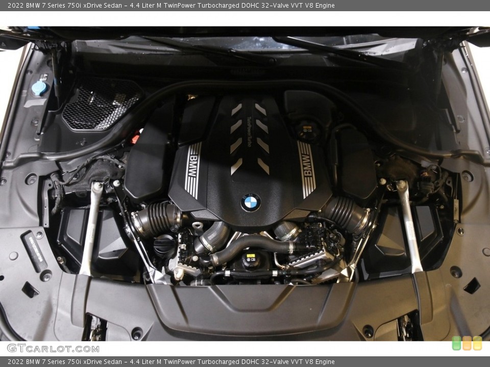 4.4 Liter M TwinPower Turbocharged DOHC 32-Valve VVT V8 2022 BMW 7 Series Engine