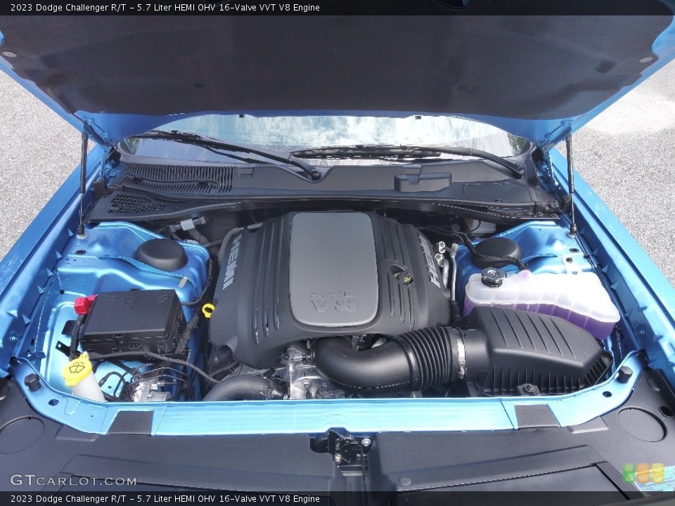 5.7 Liter HEMI OHV 16-Valve VVT V8 2023 Dodge Challenger Engine