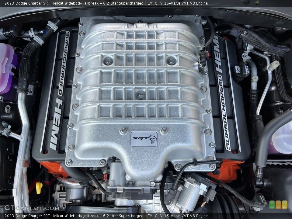 6.2 Liter Supercharged HEMI OHV 16-Valve VVT V8 2023 Dodge Charger Engine