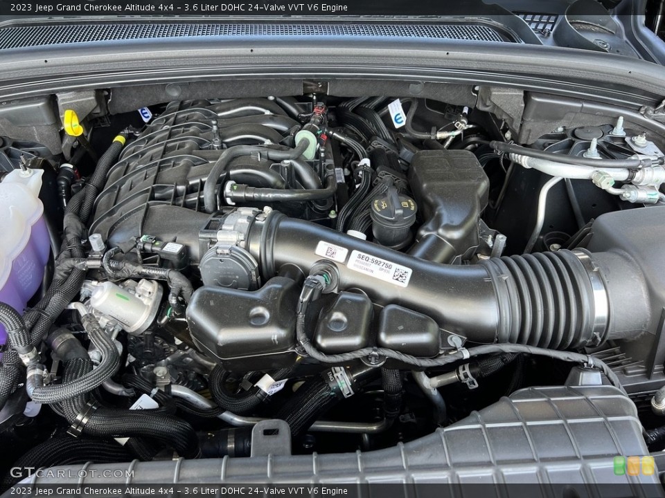 3.6 Liter DOHC 24-Valve VVT V6 2023 Jeep Grand Cherokee Engine