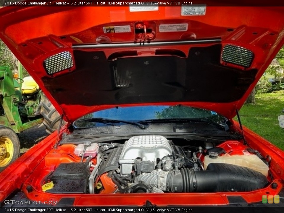 6.2 Liter SRT Hellcat HEMI Supercharged OHV 16-Valve VVT V8 2016 Dodge Challenger Engine
