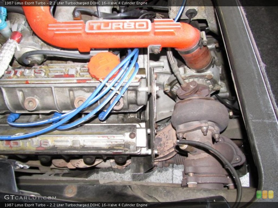 2.2 Liter Turbocharged DOHC 16-Valve 4 Cylinder Engine for the 1987 Lotus Esprit #38742584
