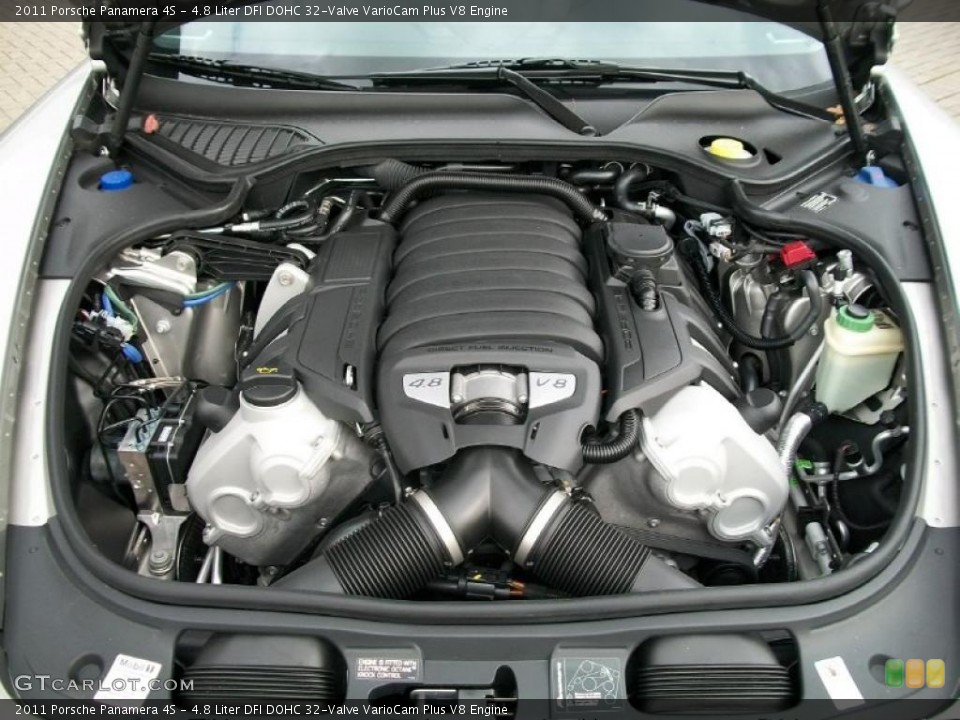 4.8 Liter DFI DOHC 32-Valve VarioCam Plus V8 Engine for the 2011 Porsche Panamera #38780152
