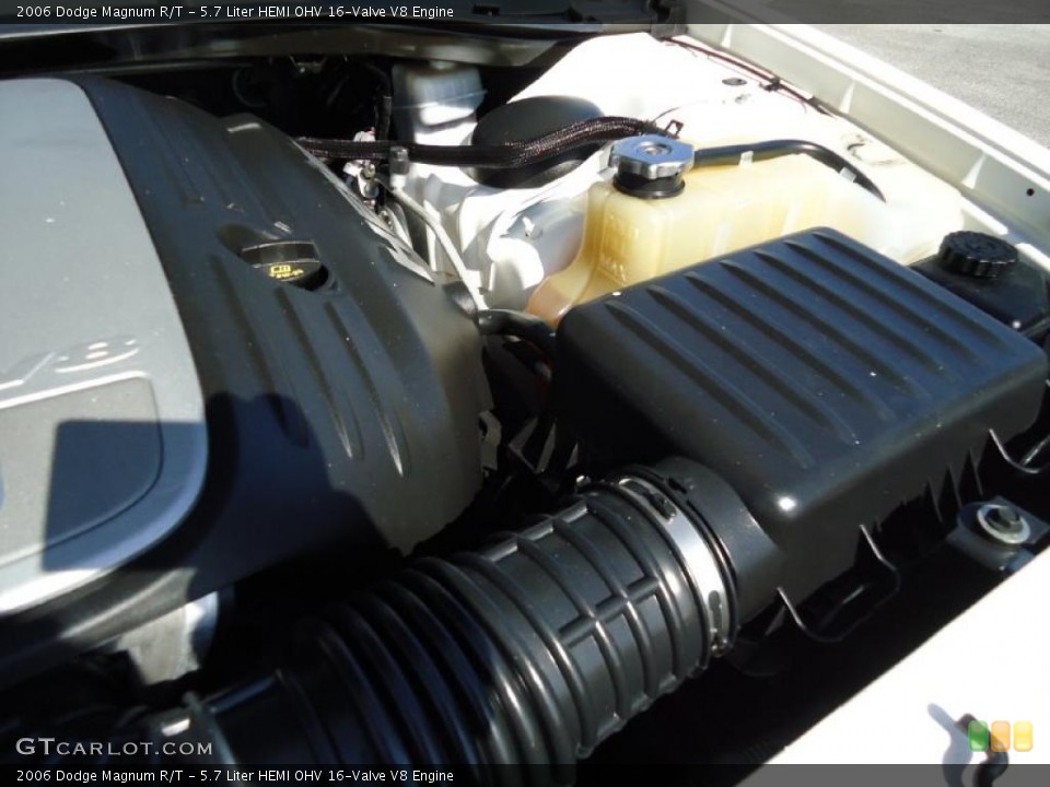 5.7 Liter HEMI OHV 16-Valve V8 Engine for the 2006 Dodge Magnum #38959006