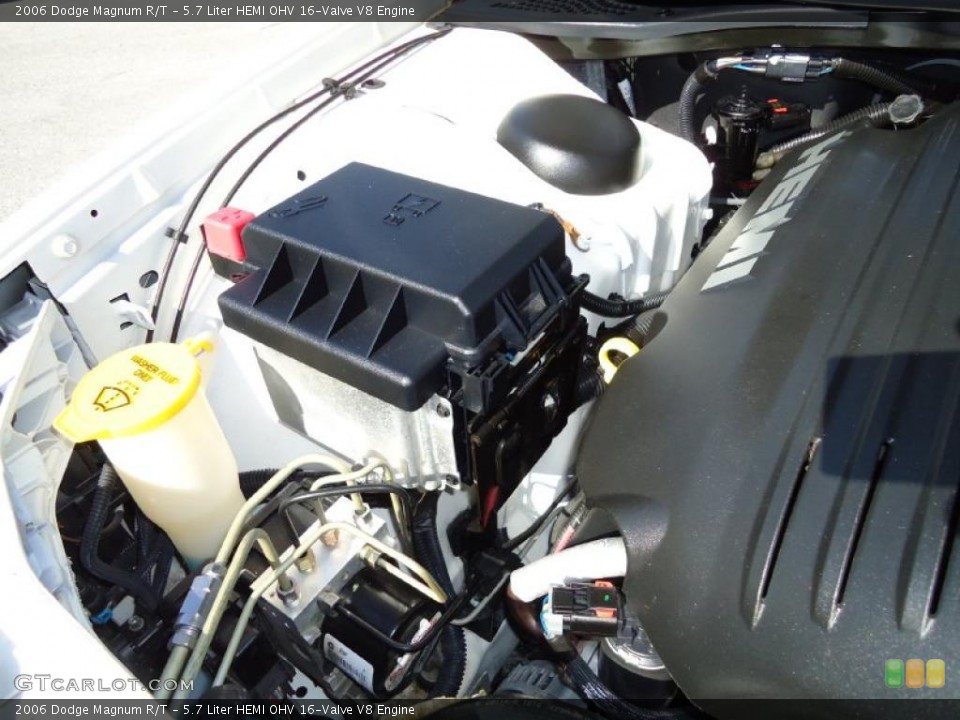 5.7 Liter HEMI OHV 16-Valve V8 Engine for the 2006 Dodge Magnum #38959022
