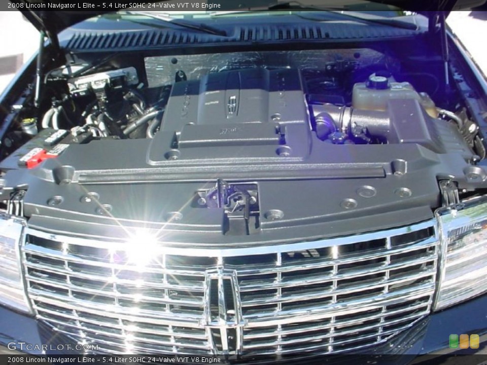 5.4 Liter SOHC 24-Valve VVT V8 2008 Lincoln Navigator Engine