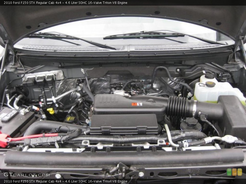 4.6 Liter SOHC 16-Valve Triton V8 2010 Ford F150 Engine