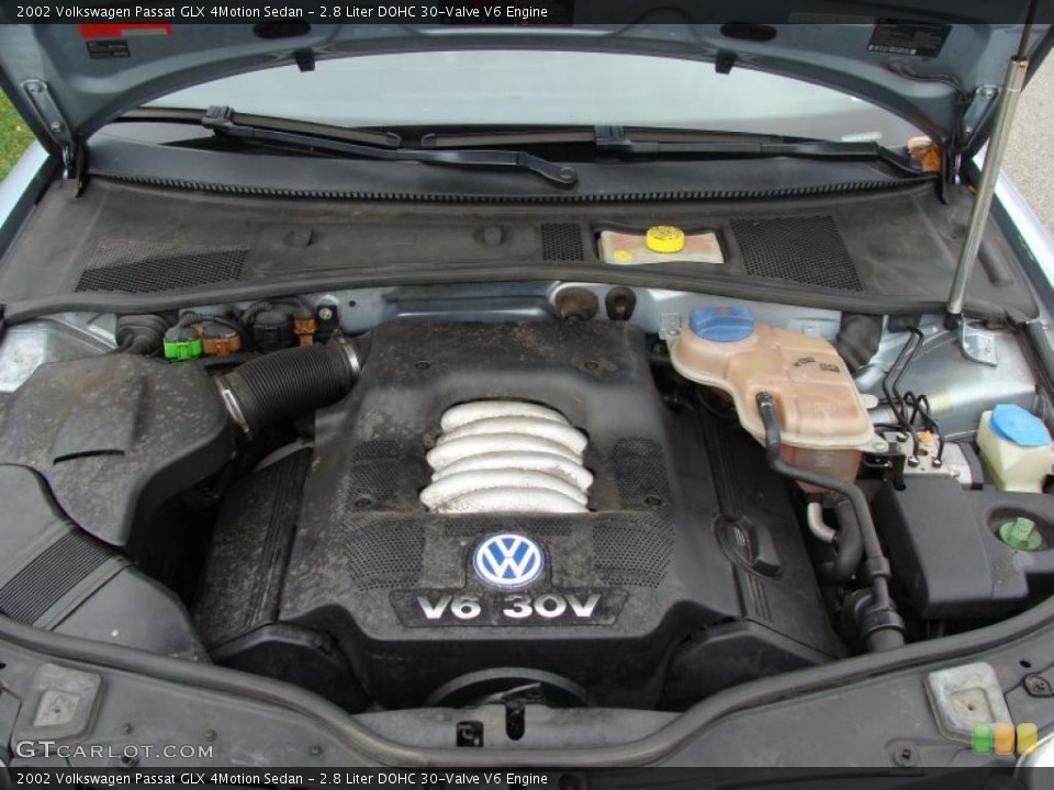2.8 Liter DOHC 30-Valve V6 Engine for the 2002 Volkswagen Passat #40418443