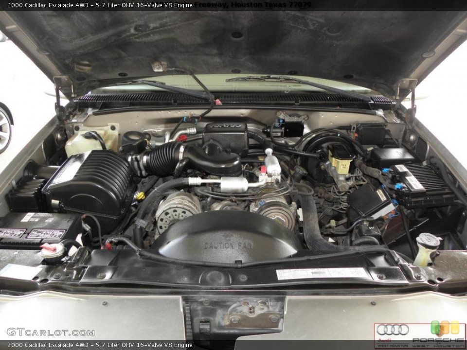 5.7 Liter OHV 16-Valve V8 Engine for the 2000 Cadillac Escalade #40484122