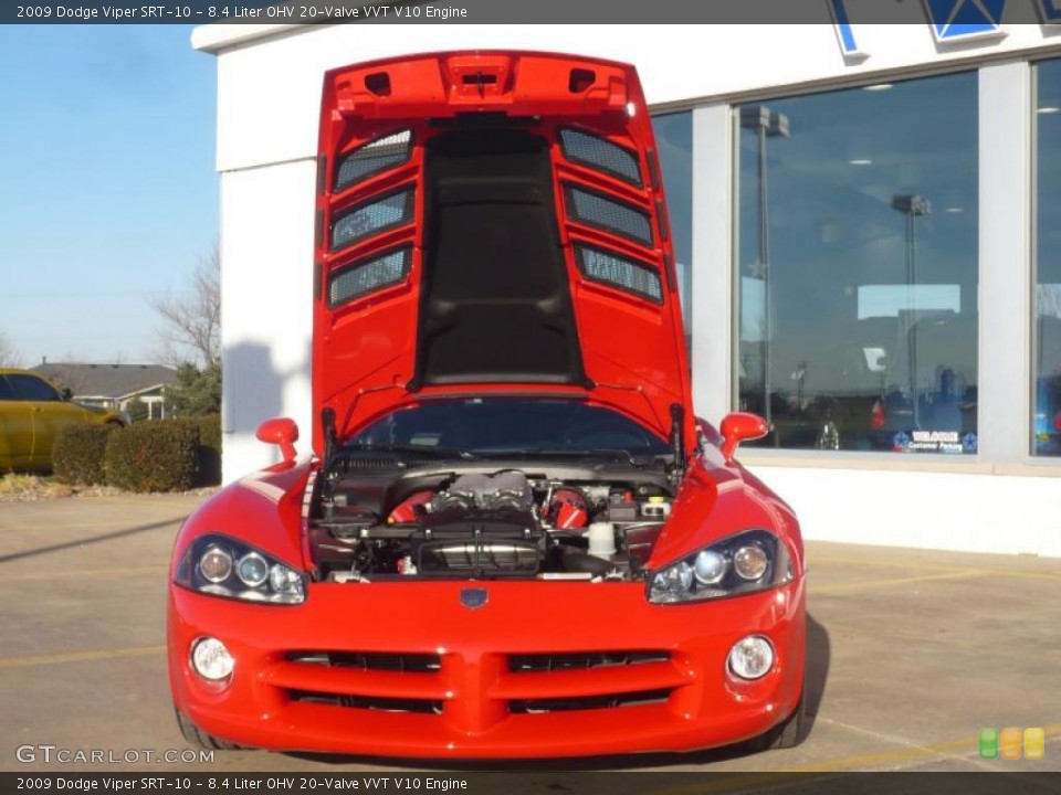 8.4 Liter OHV 20-Valve VVT V10 Engine for the 2009 Dodge Viper #40671954