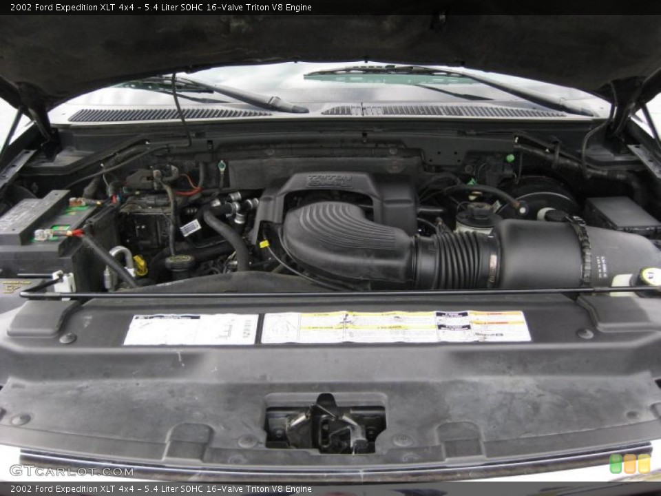 5.4 Liter SOHC 16-Valve Triton V8 Engine for the 2002 Ford Expedition #41010270